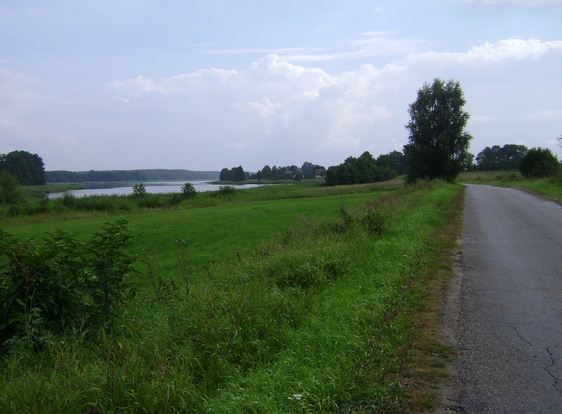 Jedwabno: Poland. Gmina Jedwabno. Brajnickie Lake 006